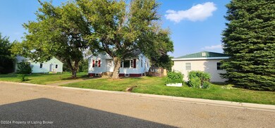 817 3rd Avenue E., New England, ND
