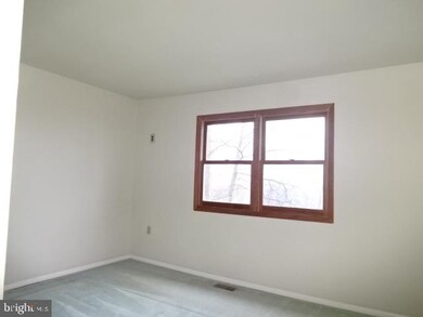 2225 Mcknights Gap Rd, Reading, PA 19604 - photo 6