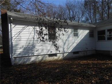 27 Randall St, Greenville, RI 02828 - photo 2