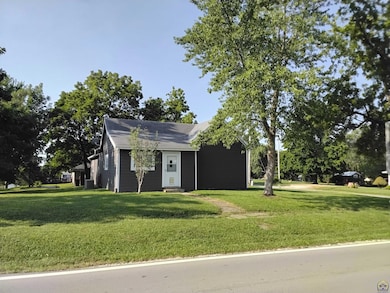 309 W Lake St, Mc Louth, KS 66054 - photo 4