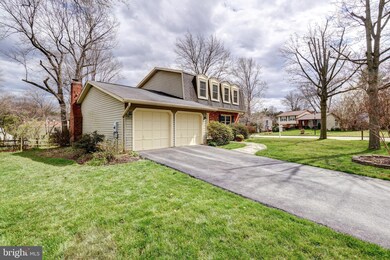 9831 Wolcott Dr, Burke, VA 22015 - photo 2