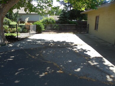 2416 Barge St, Yakima, WA 98902 - photo 4