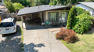 1505 SW I St, Grants Pass, OR 97526 - photo 2