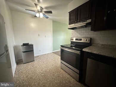 306 E Furman Dr, Sterling, VA 20164 - photo 7