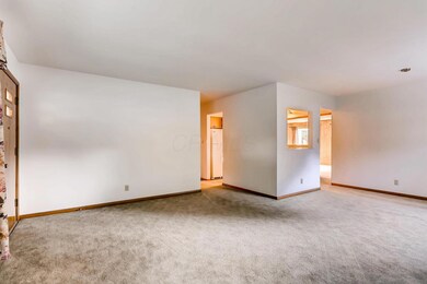 2860 Hampton Columbus OH 43232-large-006