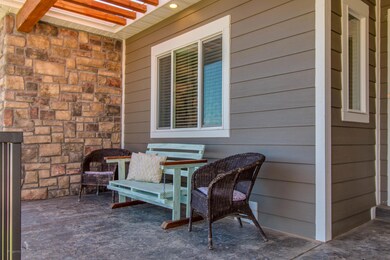 04 - Porch