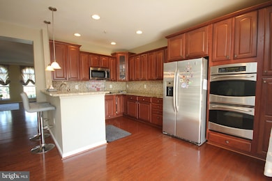 14211B Saint Germain Dr unit 26, Centreville, VA 20121 - photo 2