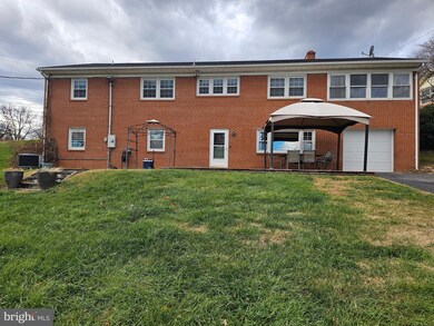 615 Villa Ave unit B, Front Royal, VA 22630 - photo 2