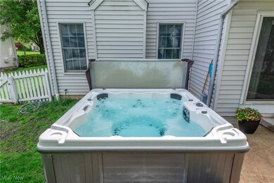 8373 Forest View Dr, Olmsted Falls, OH 44138 - photo 6