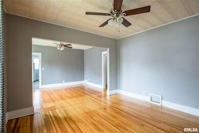1922 Wilkes Ave, Davenport, IA 52804 - photo 3