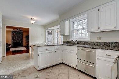 2011 Miracle Ln, Falls Church, VA 22043 - photo 7