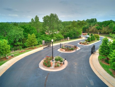 4404 Redbud Cir, Oklahoma City, OK 73111 - photo 2