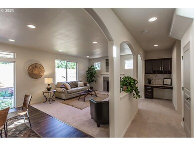 5210 Squirrel St, Springfield, OR 97478 - photo 7