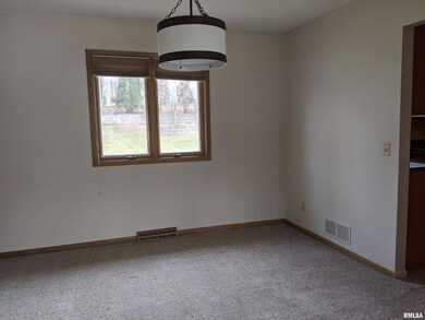 3235 Lorton Ave, Davenport, IA 52807 - photo 4