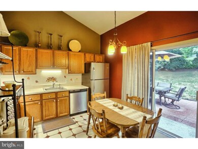 4476 Heron Dr, Reading, PA 19606 - photo 3