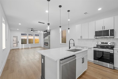 6110 Carlton Garrett St, Dallas, TX 75215 - photo 5