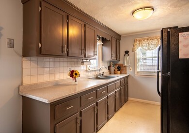 123 Moore St, Chicopee, MA 01013 - photo 3