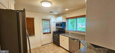 6201 Cheryl Dr, Falls Church, VA 22044 - photo 5