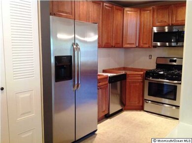 37 Snowberry Ct, Red Bank, NJ 07701 - photo 2