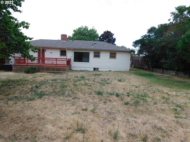 606 E 20th St, the Dalles, OR 97058 - photo 2