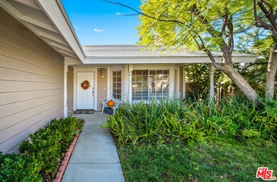 22536 Paragon Dr, Santa Clarita, CA 91350 - photo 4