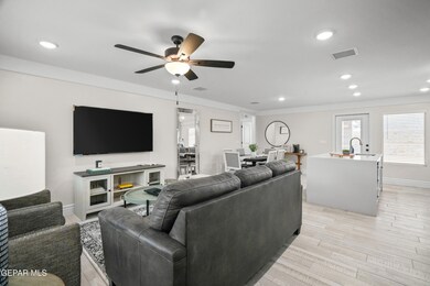 854 Mallett St-5