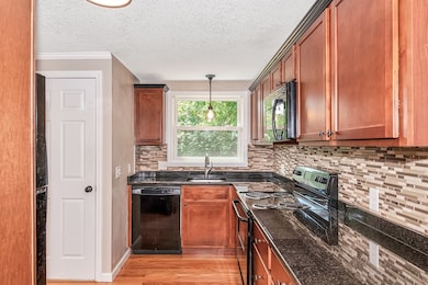 92 Louis Rd, Springfield, MA 01118 - photo 6