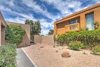 2402 S Grandview Ave-2