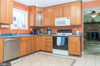 9409 Gunview Rd, Nottingham, MD 21236 - photo 3