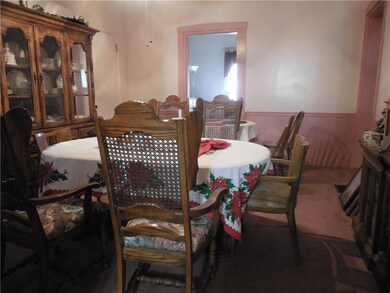 Formal Dining Room: Yes, you are seeing double. Th