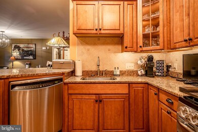 215 Cornerstone Dr unit 215, Newtown Square, PA 19073 - photo 6