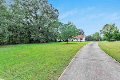 819 J C Cooper Rd, Fountain Inn, SC 29644 - photo 2