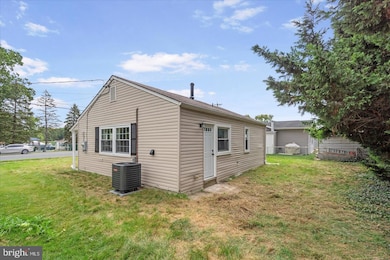 1306 Wilson Point Rd, Middle River, MD 21220 - photo 4