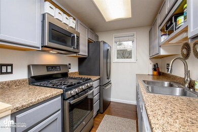 15-Kitchen 20201026-DW-9664-Edit