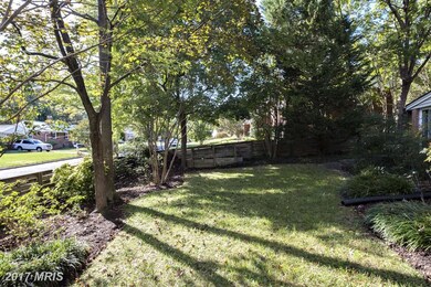 12910 Forest View Dr, Beltsville, MD 20705 - photo 3