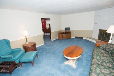 Living Room 124 Sherwood Drive