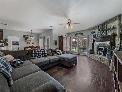 808 Fannin Dr, Lavon, TX 75166 - photo 2