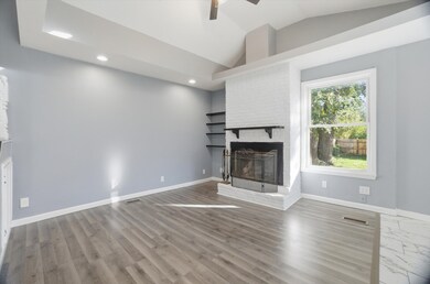 804 Richards St, Joliet, IL 60433 - photo 5