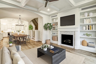 852 Fisher St, Houston, TX 77018 - photo 2