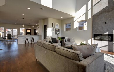 Living Room (3)