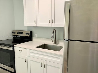 2318 Freedom St unit 7, Hollywood, FL 33020 - photo 6