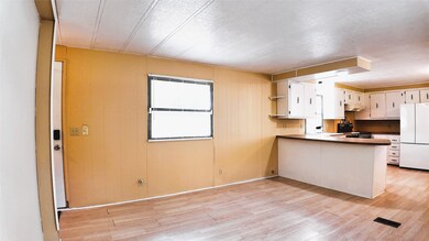 251 Oakdale Dr, Huntsville, TX 77320 - photo 7