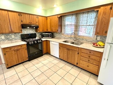 2750 18th St, Columbus, IN 47201 - photo 5