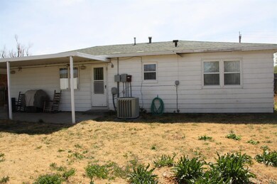 516 W 10th St, Hugoton, KS 67951 - photo 2