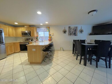 113 S Chinook St, Moxee, WA 98936 - photo 4