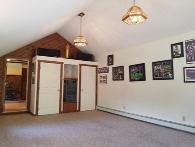 A 16x24 Great Room greets you