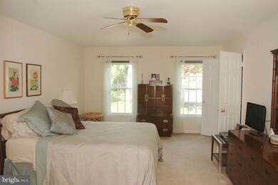 12703 Turberville Ct, Herndon, VA 20171 - photo 6