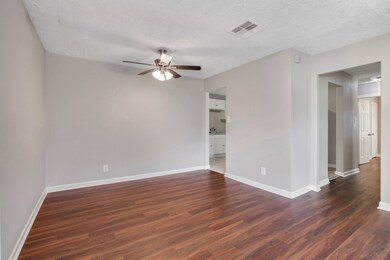 150 Hohldale St unit A, Houston, TX 77022 - photo 6