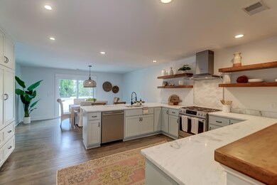 Kitchen & Dining Room