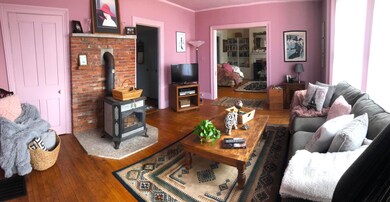 13 Buck street Living Room